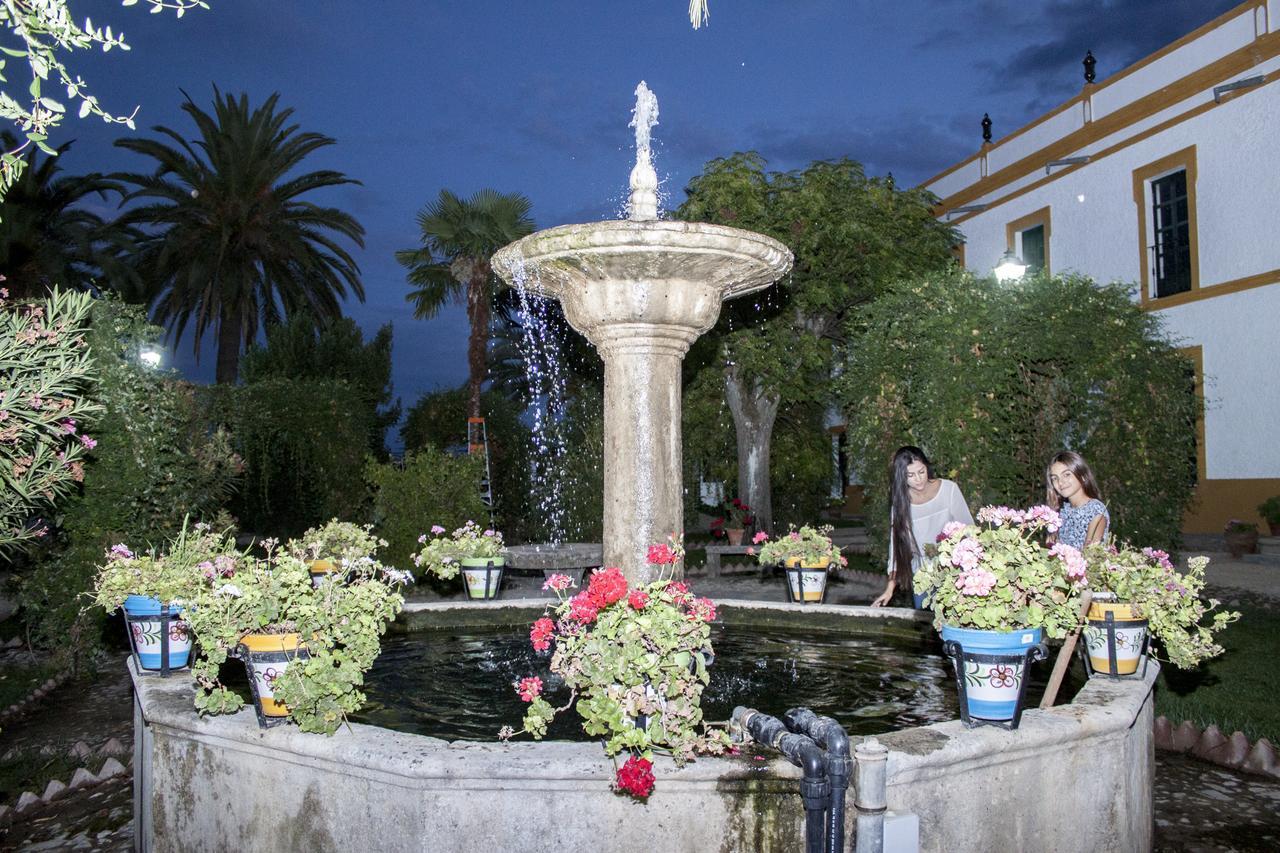 Hotel La Giralda Burguillos Del Cerro ภายนอก รูปภาพ