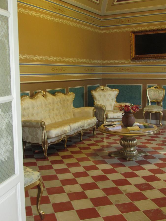 Hotel La Giralda Burguillos Del Cerro ภายนอก รูปภาพ