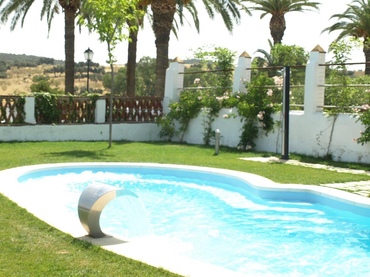 Hotel La Giralda Burguillos Del Cerro ภายนอก รูปภาพ