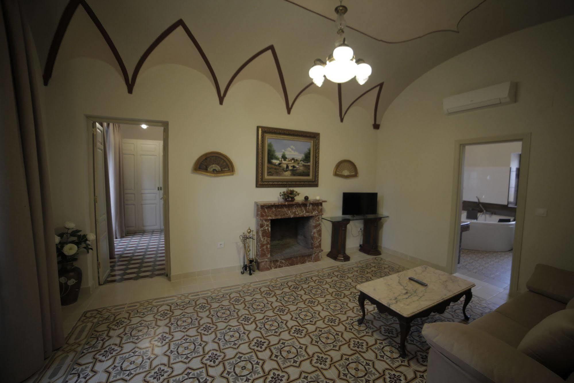Hotel La Giralda Burguillos Del Cerro ภายนอก รูปภาพ
