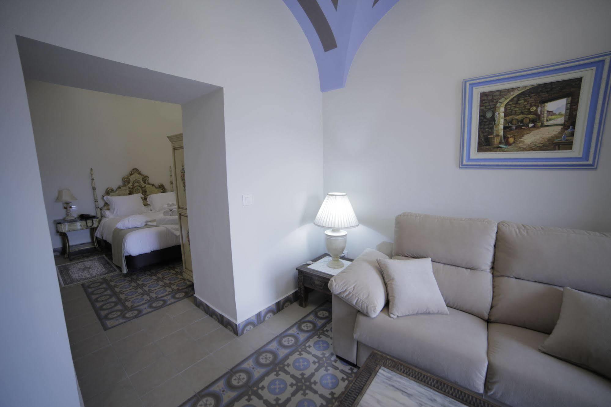 Hotel La Giralda Burguillos Del Cerro ภายนอก รูปภาพ