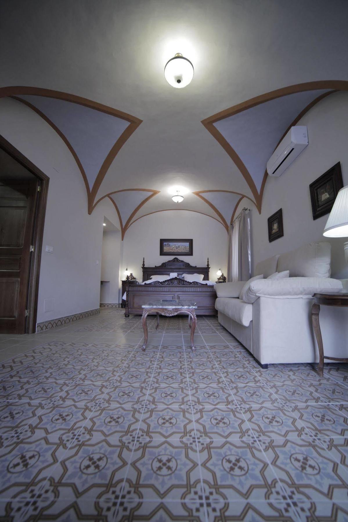 Hotel La Giralda Burguillos Del Cerro ภายนอก รูปภาพ