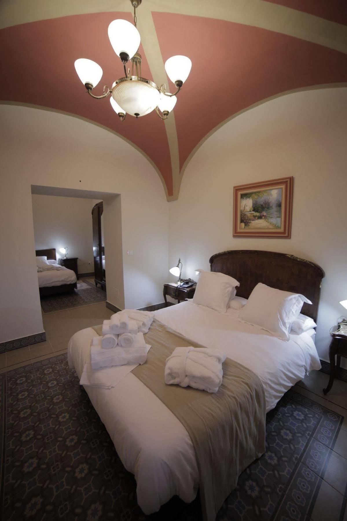 Hotel La Giralda Burguillos Del Cerro ภายนอก รูปภาพ