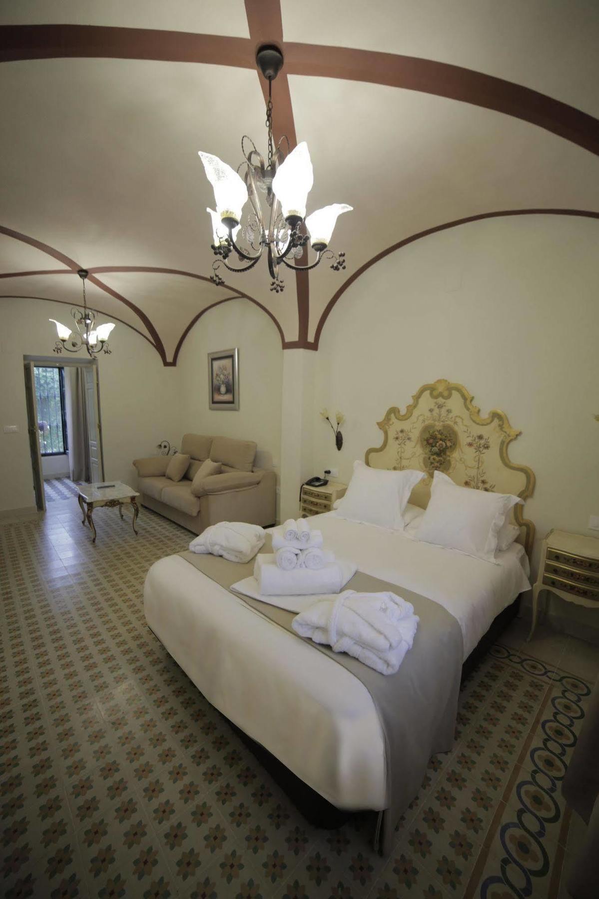 Hotel La Giralda Burguillos Del Cerro ภายนอก รูปภาพ