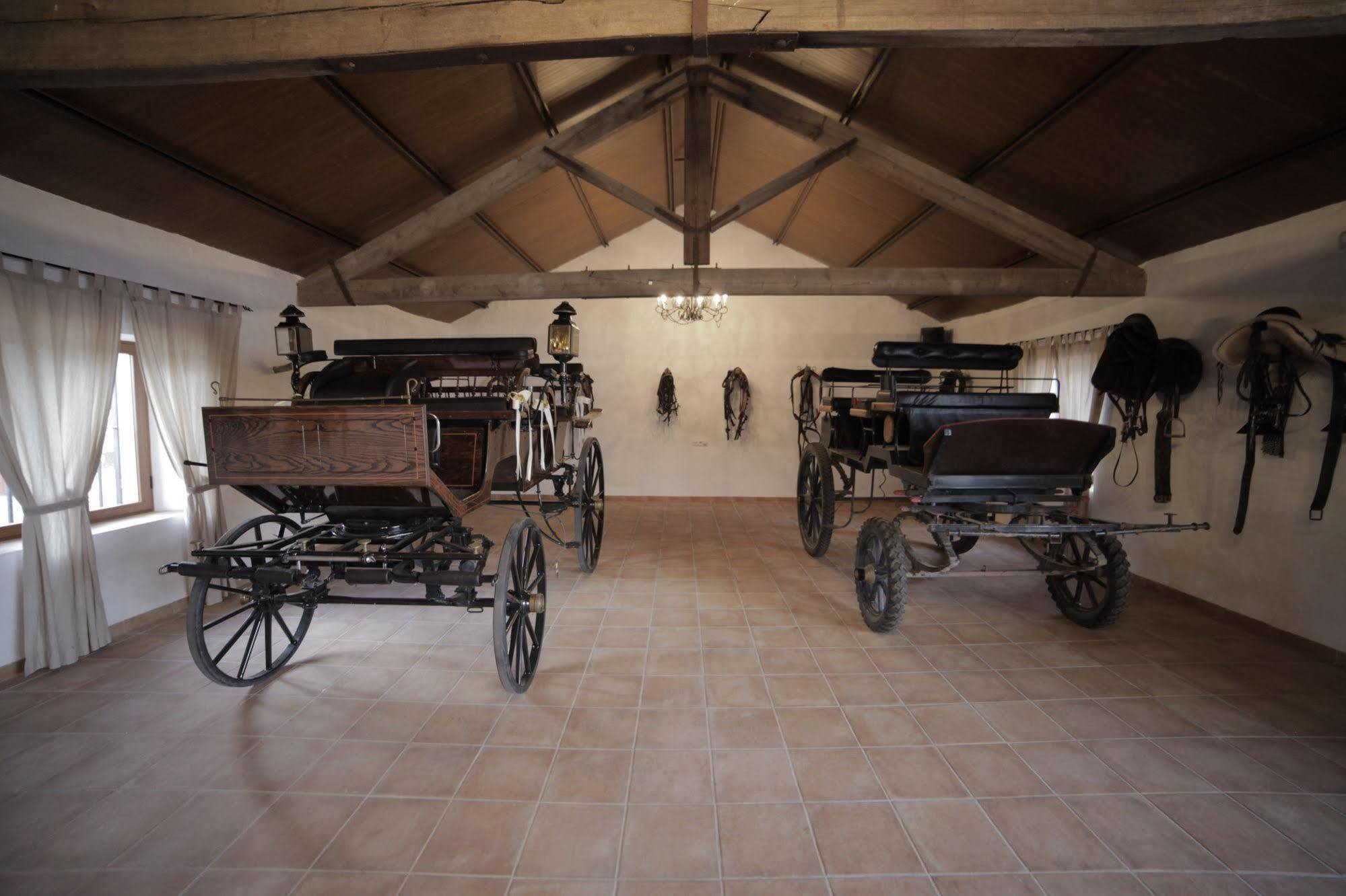 Hotel La Giralda Burguillos Del Cerro ภายนอก รูปภาพ