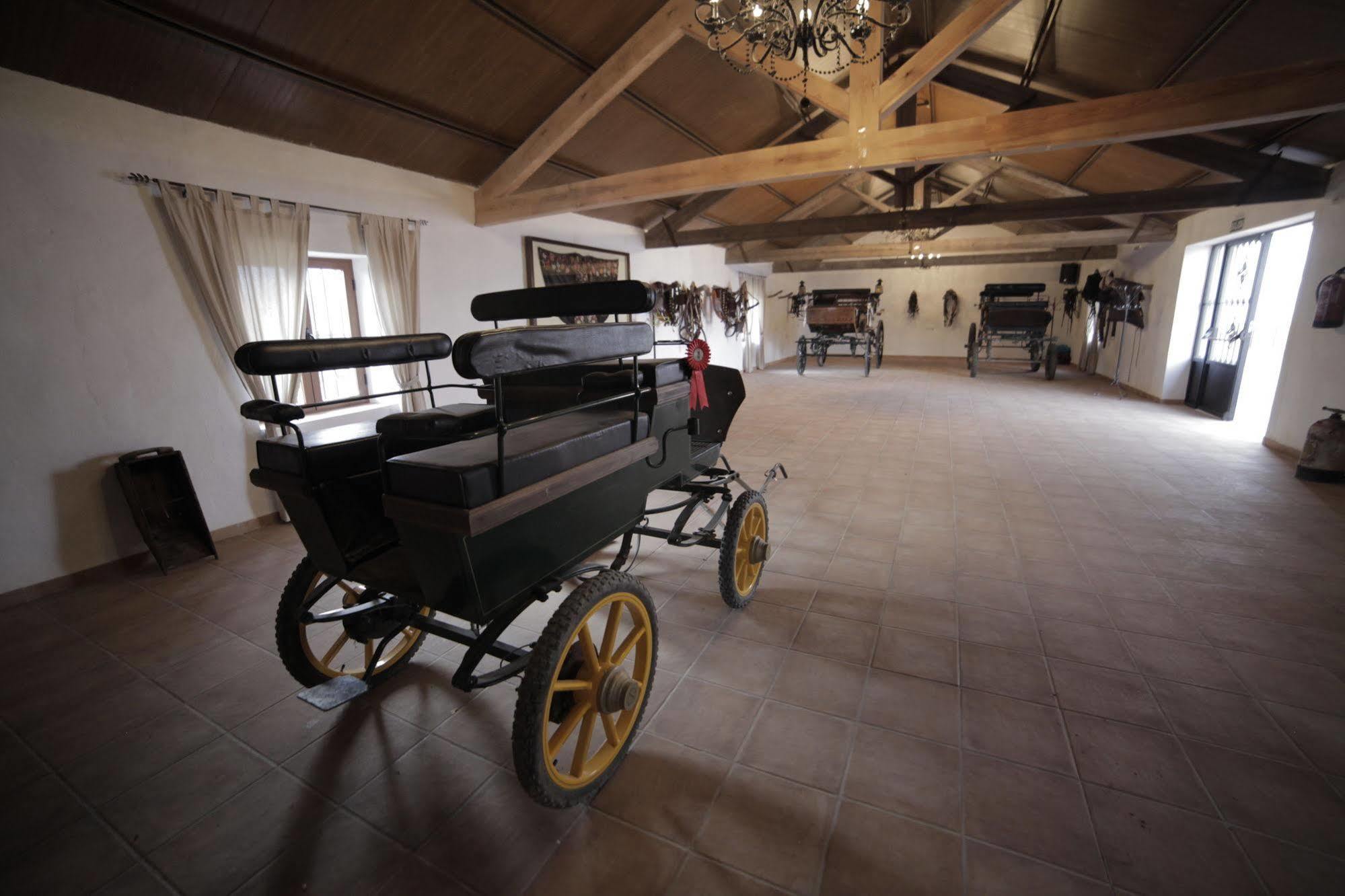 Hotel La Giralda Burguillos Del Cerro ภายนอก รูปภาพ