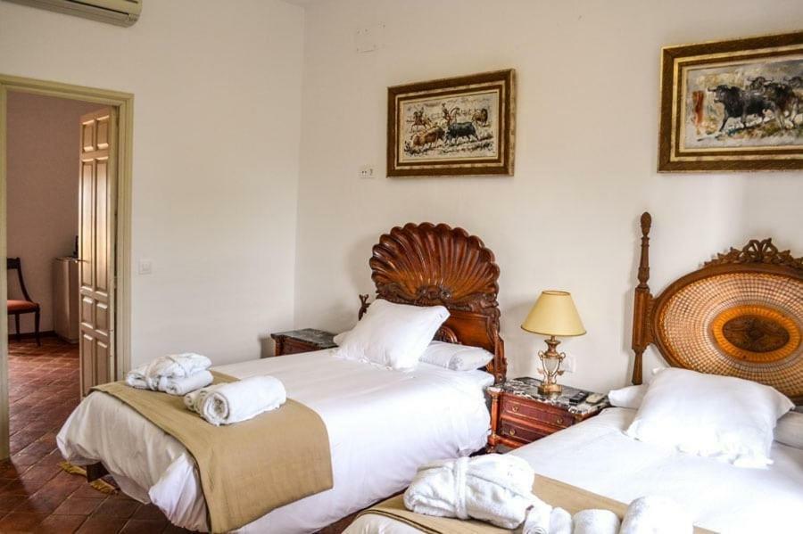 Hotel La Giralda Burguillos Del Cerro ภายนอก รูปภาพ
